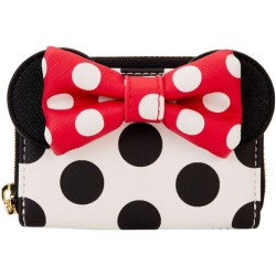 CARTERA ROCKS THE DOTS...